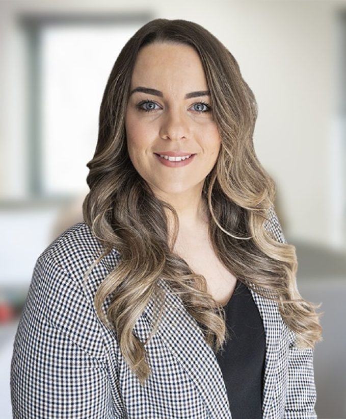 LMP_PN_JC_0211_0059 WebCrop Laura McPhilimey - Senior Tax Manager